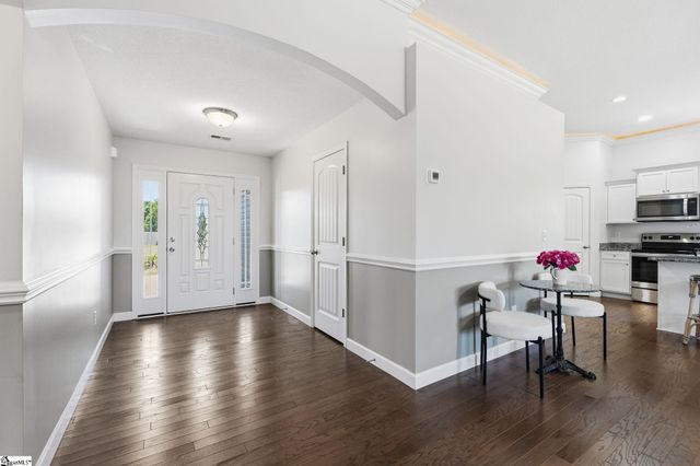 502 Foster Place Drive, Inman, SC 29349