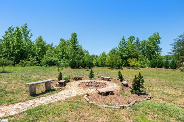 502 Foster Place Drive, Inman, SC 29349