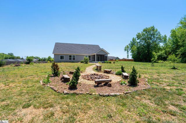 502 Foster Place Drive, Inman, SC 29349
