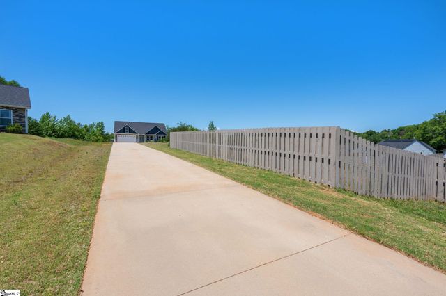 502 Foster Place Drive, Inman, SC 29349