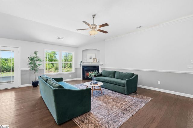 502 Foster Place Drive, Inman, SC 29349