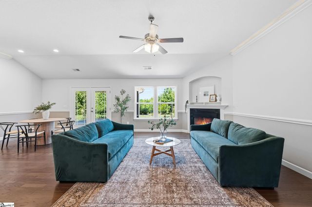 502 Foster Place Drive, Inman, SC 29349