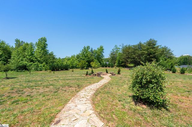 502 Foster Place Drive, Inman, SC 29349