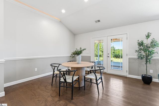 502 Foster Place Drive, Inman, SC 29349