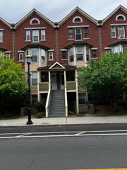 132 Maple Avenue B, Hartford, CT 06114