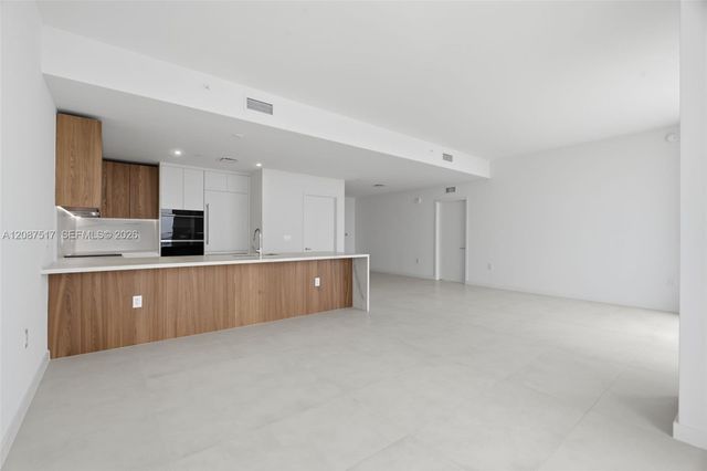 1400 Biscayne Boulevard 4604C, Miami, FL 33132