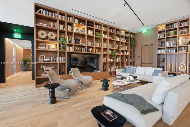 1400 Biscayne Boulevard 4604C, Miami, FL 33132