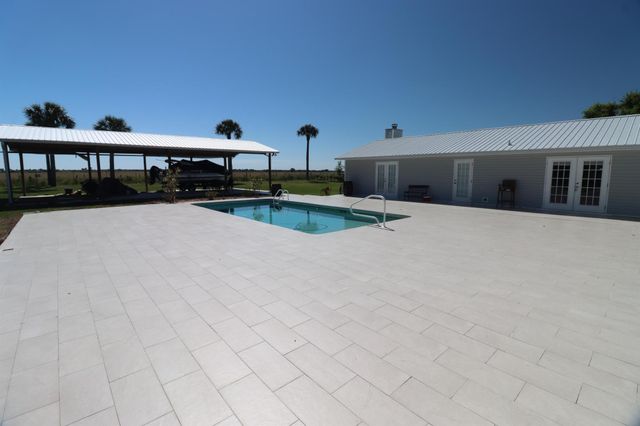 7175 NW 82nd Court, Okeechobee, FL 34972