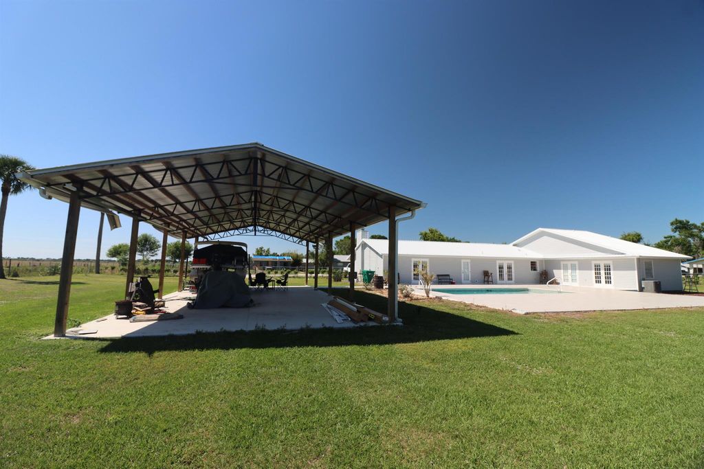 7175 NW 82nd Court, Okeechobee, FL 34972