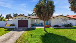 1432 Wellington CT, Cape Coral, FL 33904