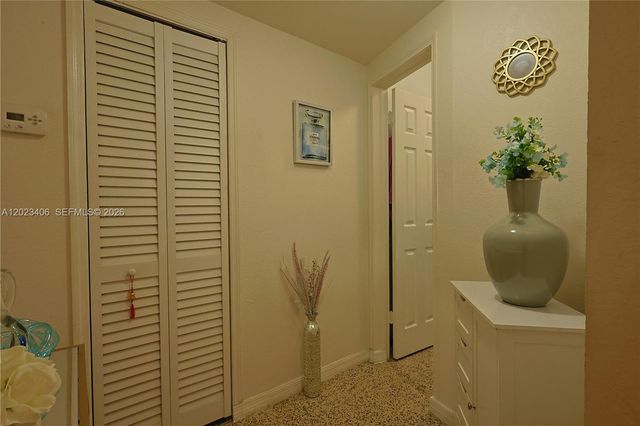 330 W 44th St, Hialeah, FL 33012