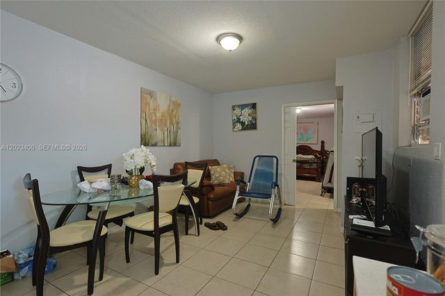330 W 44th St, Hialeah, FL 33012