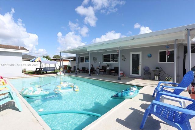 330 W 44th St, Hialeah, FL 33012
