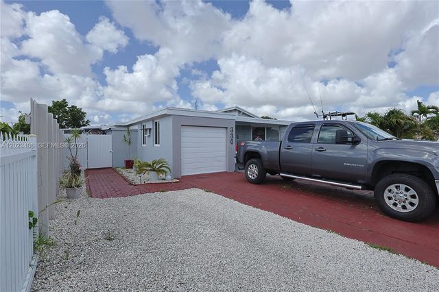 330 W 44th St, Hialeah, FL 33012