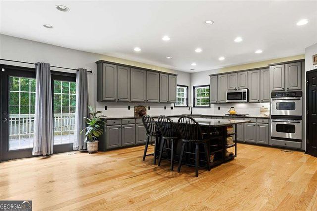 200 White Cloud Run, Canton, GA 30114