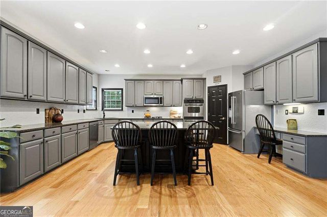 200 White Cloud Run, Canton, GA 30114