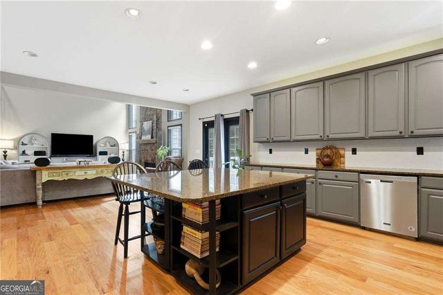 200 White Cloud Run, Canton, GA 30114