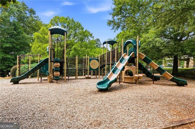 200 White Cloud Run, Canton, GA 30114