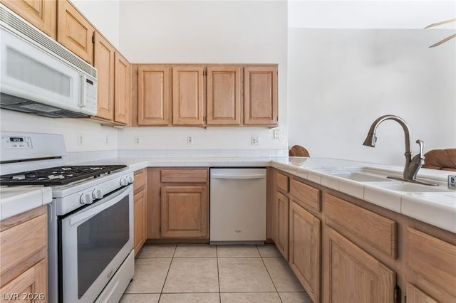 7104 Junction Village Avenue, Las Vegas, NV 89129