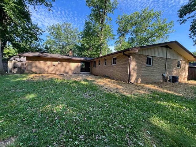 3232 Chancellor Drive, Fort Wayne, IN 46815