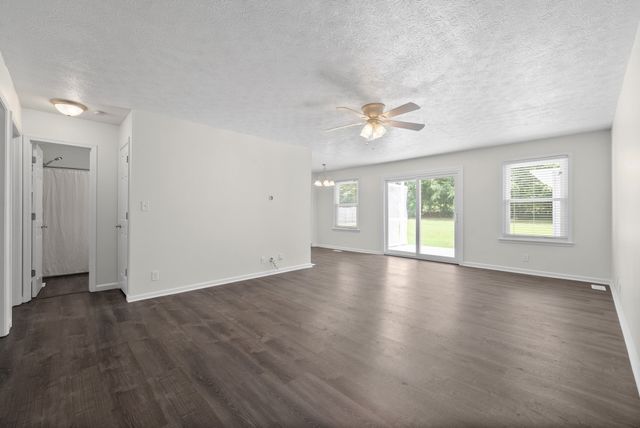 2223 Kim Dr, Clarksville, TN 37043