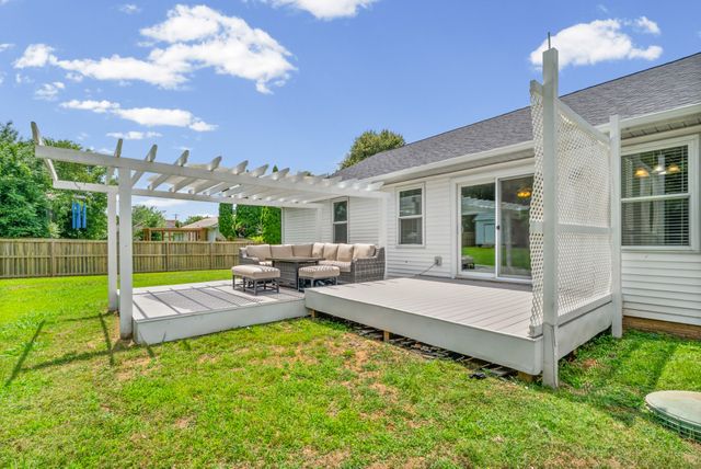 2223 Kim Dr, Clarksville, TN 37043