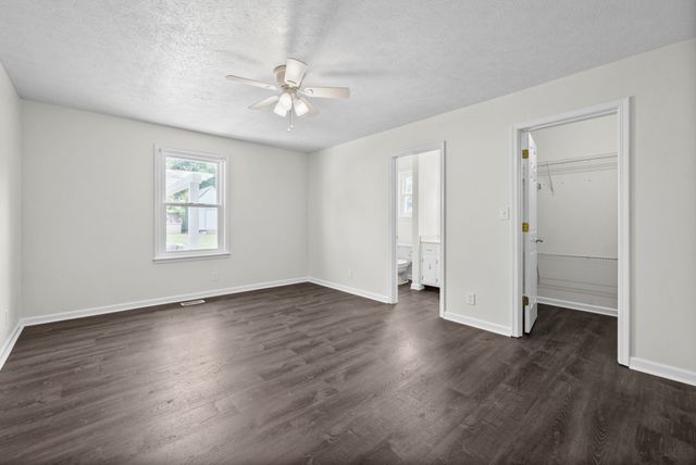 2223 Kim Dr, Clarksville, TN 37043