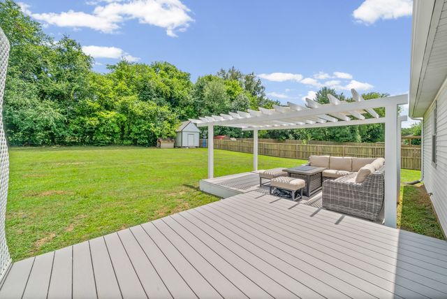 2223 Kim Dr, Clarksville, TN 37043