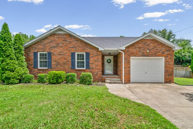 2223 Kim Dr, Clarksville, TN 37043