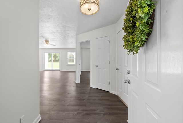 2223 Kim Dr, Clarksville, TN 37043