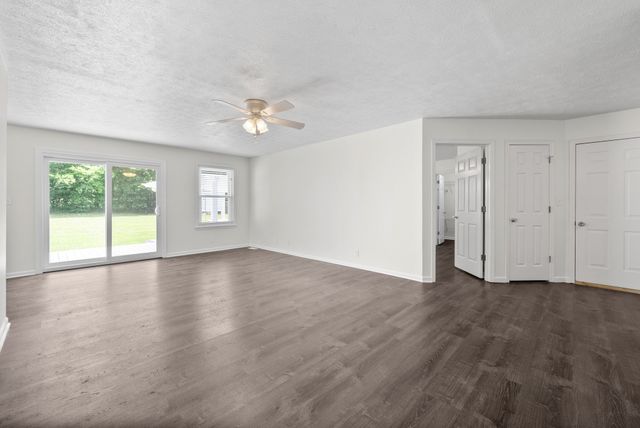 2223 Kim Dr, Clarksville, TN 37043