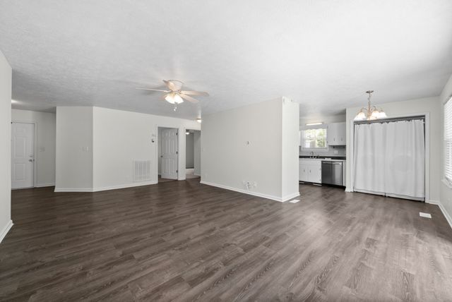 2223 Kim Dr, Clarksville, TN 37043
