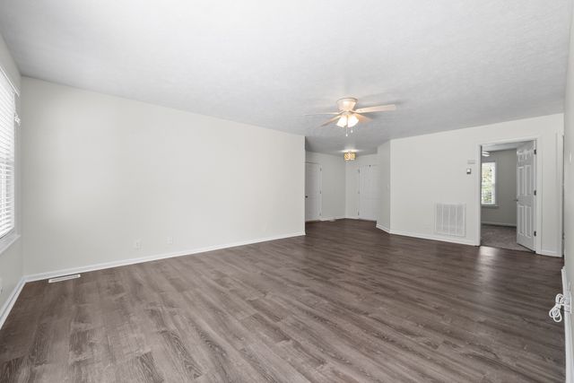 2223 Kim Dr, Clarksville, TN 37043