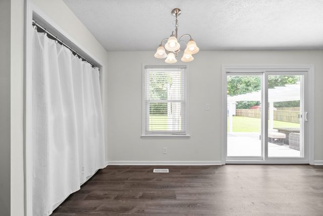 2223 Kim Dr, Clarksville, TN 37043