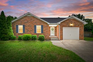 2223 Kim Dr, Clarksville, TN 37043