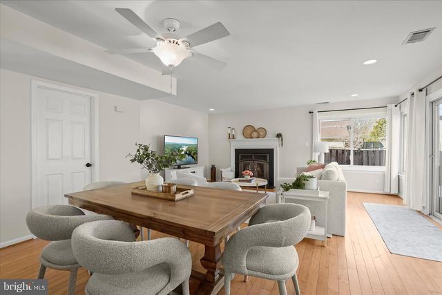 102 EVERGREEN ST, Sterling, VA 20164