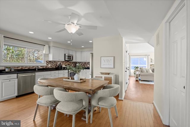 102 EVERGREEN ST, Sterling, VA 20164