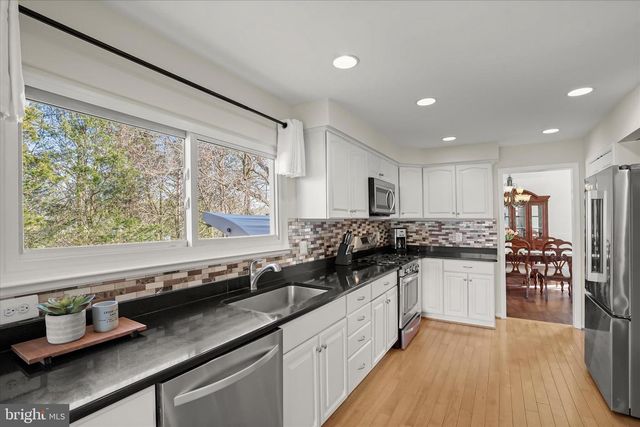 102 EVERGREEN ST, Sterling, VA 20164