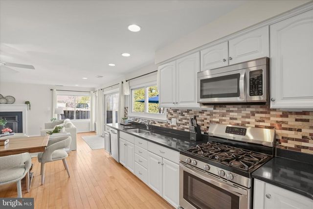 102 EVERGREEN ST, Sterling, VA 20164