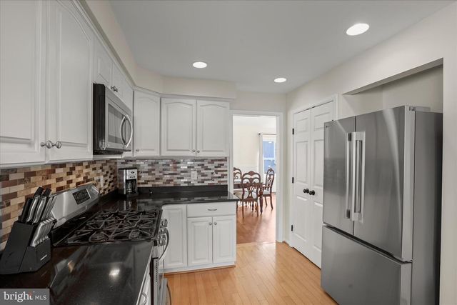 102 EVERGREEN ST, Sterling, VA 20164