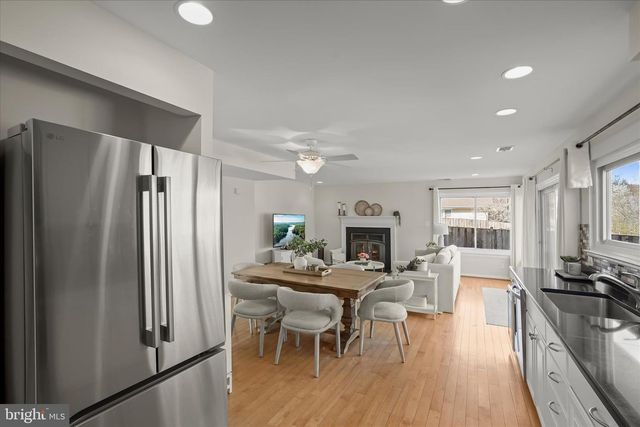 102 EVERGREEN ST, Sterling, VA 20164