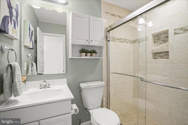 102 EVERGREEN ST, Sterling, VA 20164