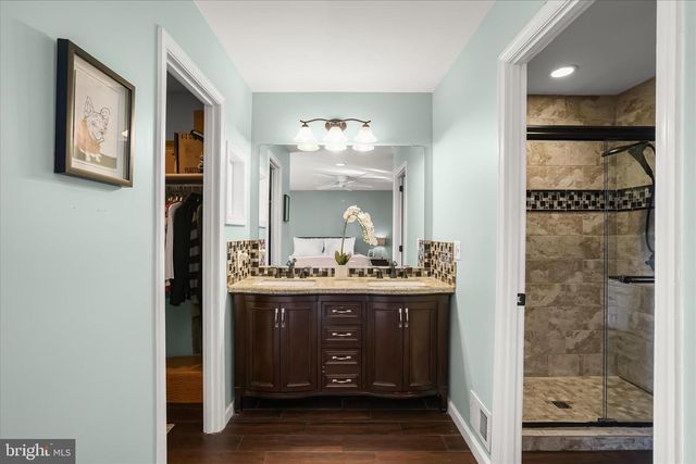 102 EVERGREEN ST, Sterling, VA 20164