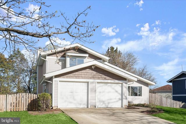 102 EVERGREEN ST, Sterling, VA 20164