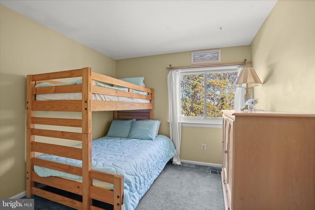 102 EVERGREEN ST, Sterling, VA 20164