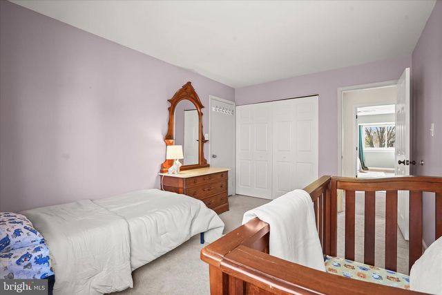 102 EVERGREEN ST, Sterling, VA 20164