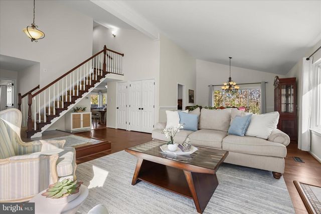 102 EVERGREEN ST, Sterling, VA 20164