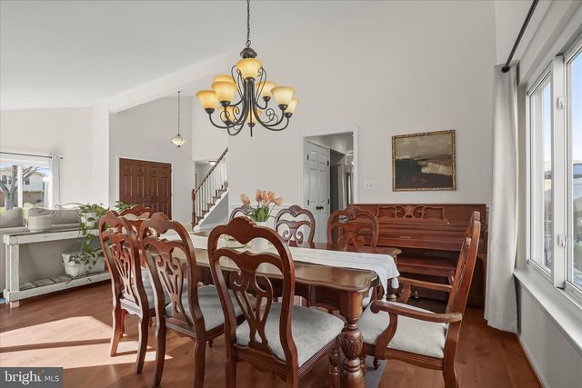 102 EVERGREEN ST, Sterling, VA 20164