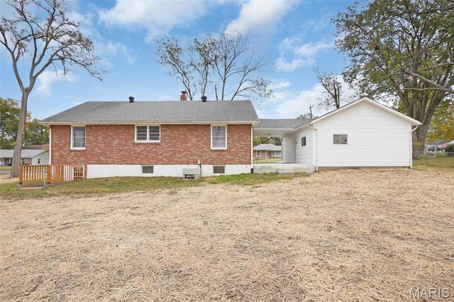 316 Harding Avenue, Maryland Heights, MO 63043