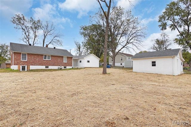 316 Harding Avenue, Maryland Heights, MO 63043